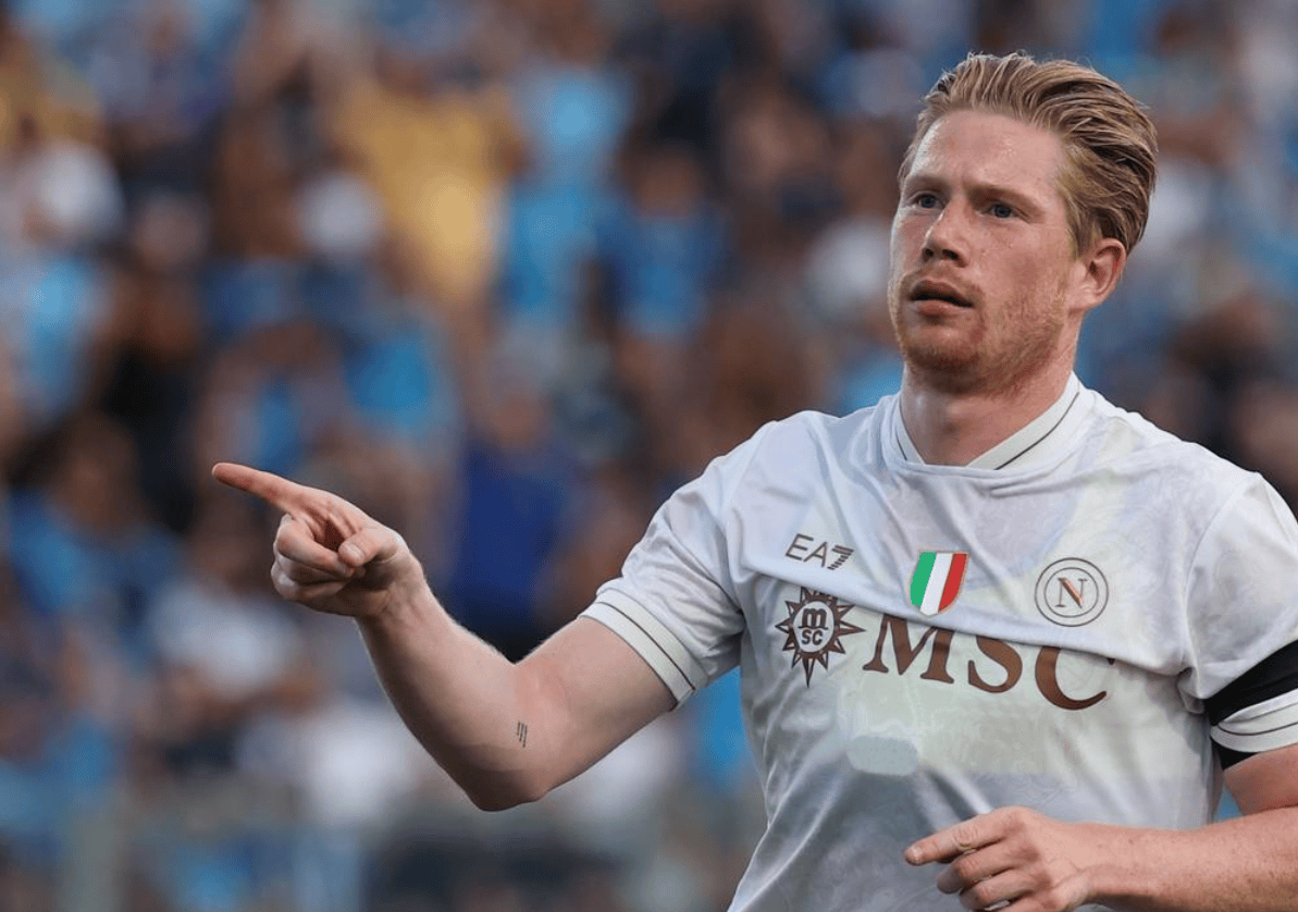 暖心，埃克塞特城小将伯奇对曼城打入进球后，谢尔基给予鼓励