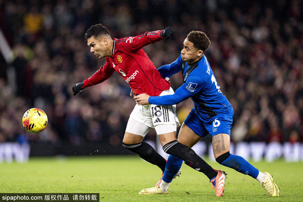 湖人遭遇火箭队吊打 里夫斯伤退 雷迪克头疼