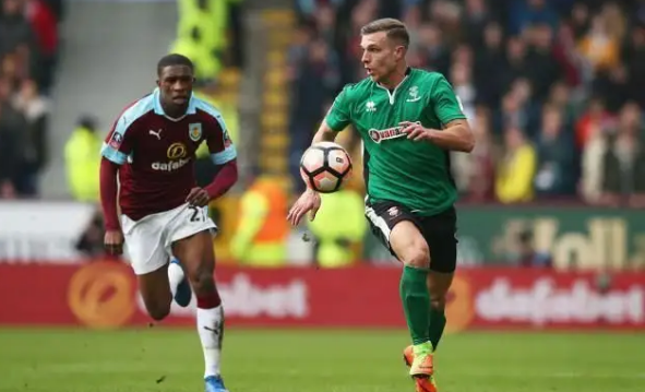 NBA为詹姆斯打造专属球衣补丁 意味深远引发退役猜测